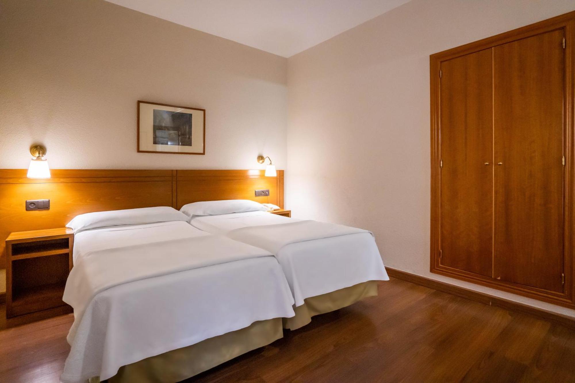 Yit Conquista De Toledo Hotel Exterior photo