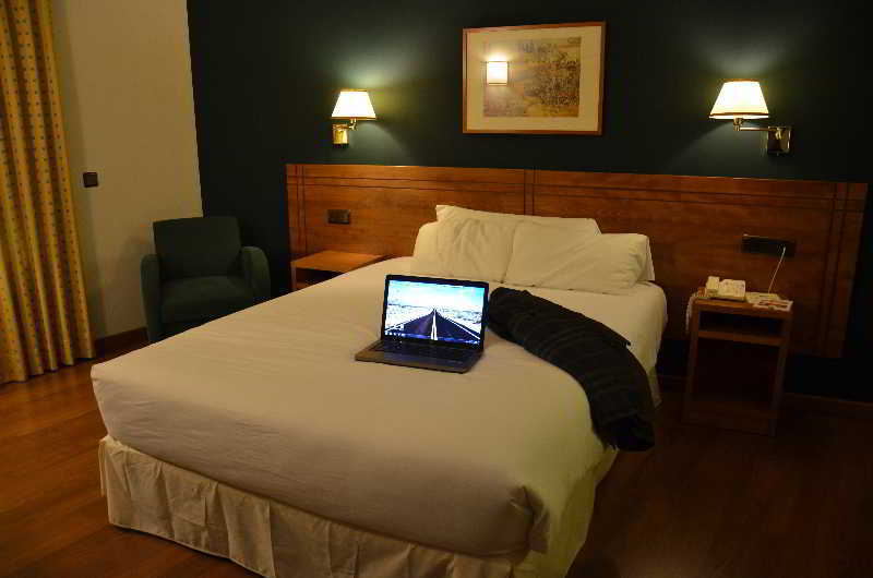 Yit Conquista De Toledo Hotel Exterior photo