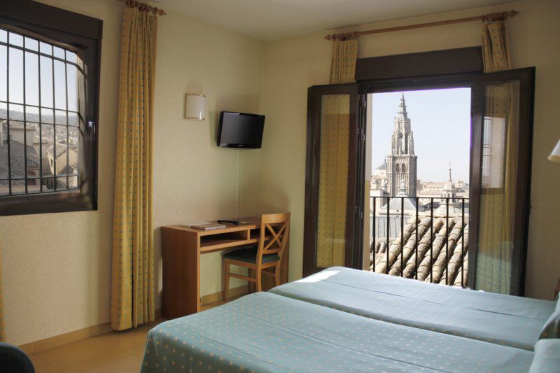 Yit Conquista De Toledo Hotel Room photo