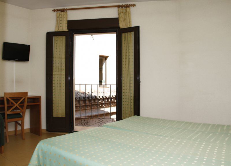 Yit Conquista De Toledo Hotel Room photo
